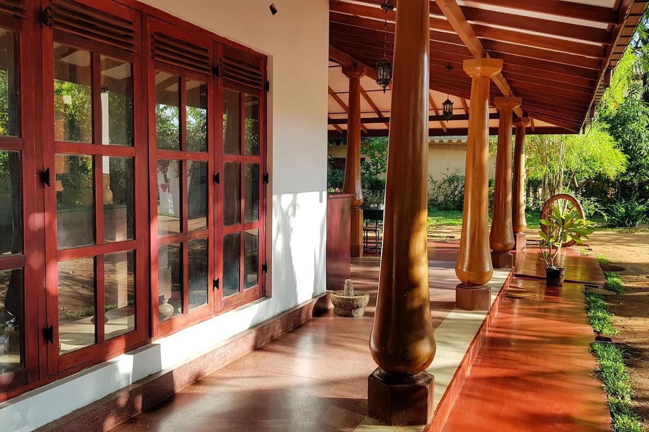 Saubagya Inn Anuradhapura Exterior foto