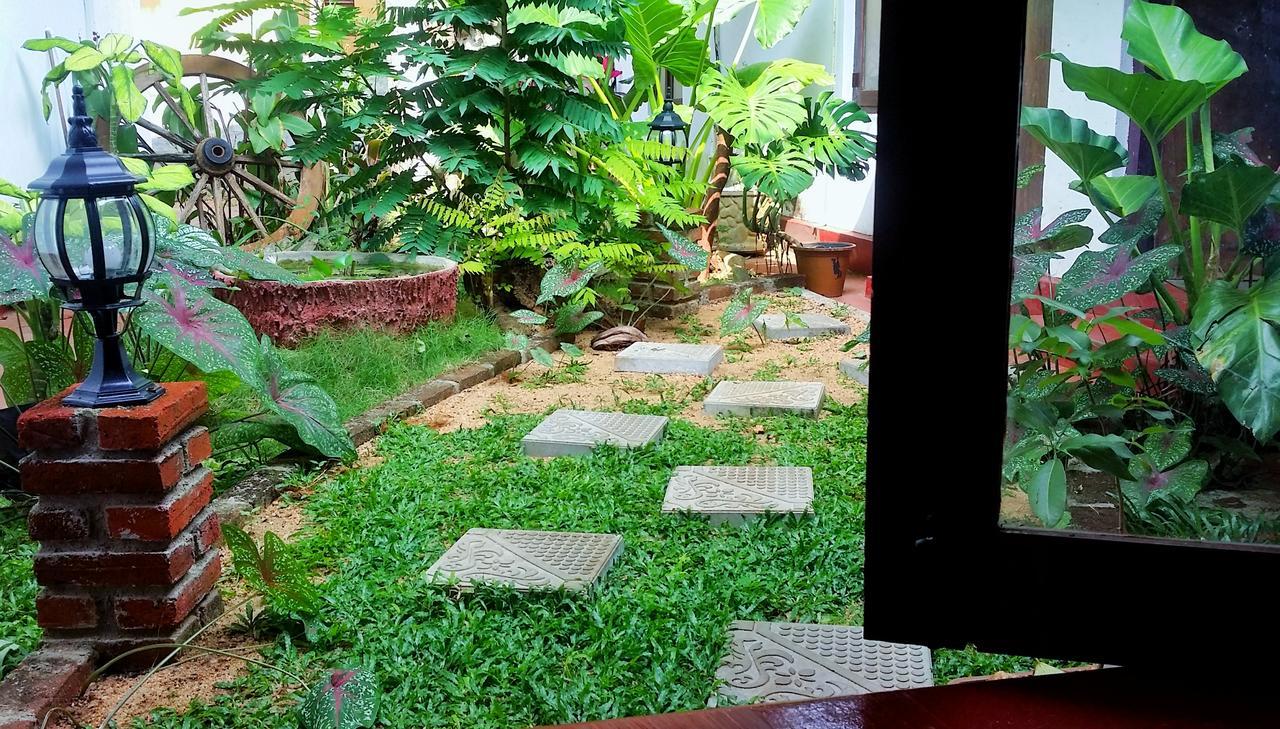 Saubagya Inn Anuradhapura Exterior foto